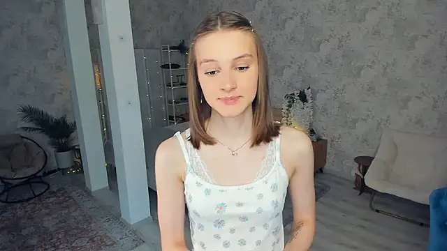 Snapshot of LianneBynon chatting on 28, 2, 2026 LianneBynon online show from 28, 2, 2026