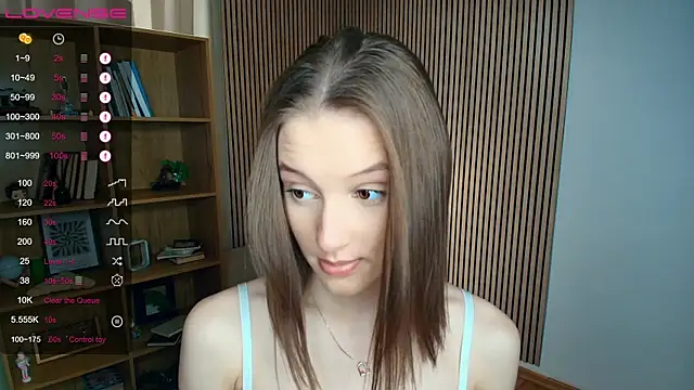 Snapshot of LianneBynon chatting on 9, 7, 2026 LianneBynon online show from 9, 7, 2026