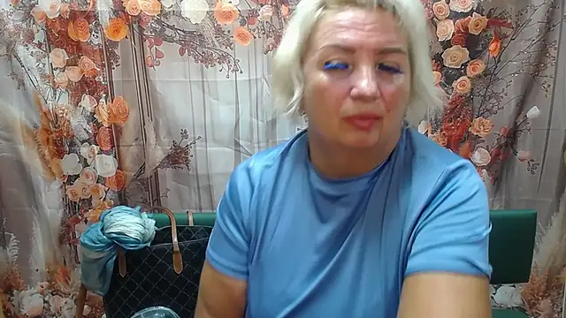 Snapshot of RenataDaster chatting on 12, 7, 2026 RenataDaster online show from 12, 7, 2026