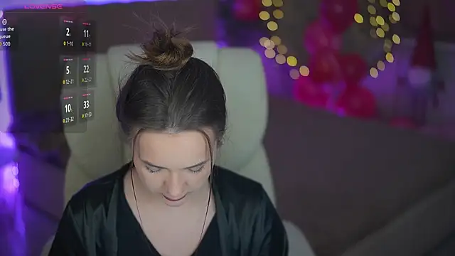 Snapshot of OliviaMoore_ chatting on 17, 2, 2026 OliviaMoore online show from 17, 2, 2026