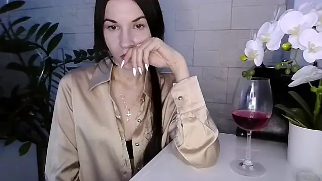 JuliaLovely online show from 8, 2, 2026