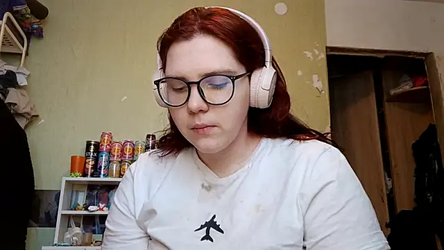 Snapshot of VannessaDillenbeck chatting on 2, 2, 2026 VannessaDillenbeck online show from 2, 2, 2026