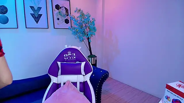 Snapshot of Maddie_T18 chatting on 28, 5, 2026 Maddie T18 online show from 28, 5, 2026