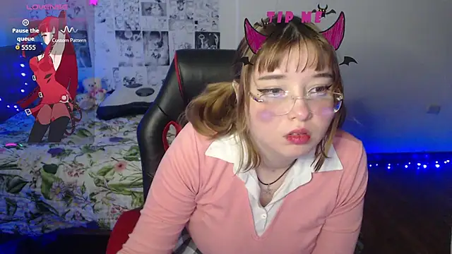 Snapshot of Cherrybloom692 chatting on 8, 2, 2026 Cherrybloom692 online show from 8, 2, 2026