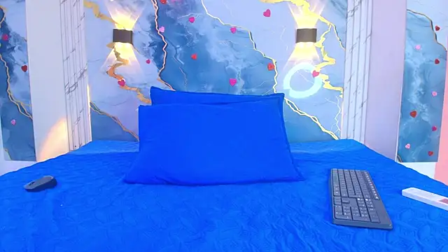 Snapshot of crystal_love08 chatting on 9, 4, 2026 crystal love08 online show from 9, 4, 2026