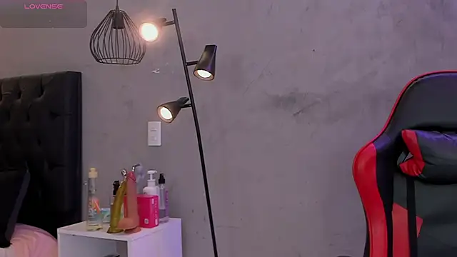 naomi  blair online show from 1, 4, 2026