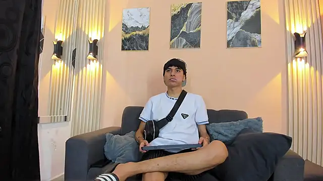 DesiresOfOlympus  online show from 15, 4, 2026