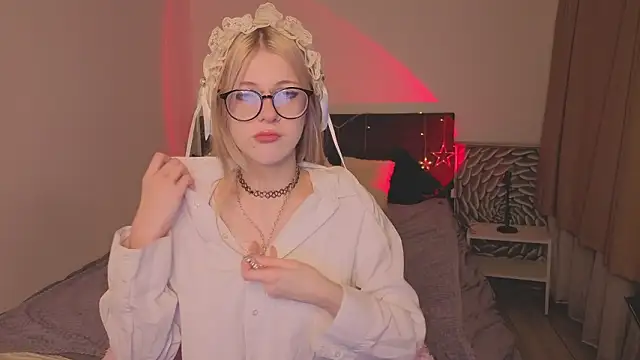 Snapshot of alicedews chatting on 8, 2, 2026 alicedews online show from 8, 2, 2026