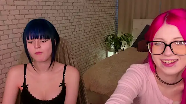 Snapshot of michelewild chatting on 5, 4, 2026 michelewild online show from 5, 4, 2026