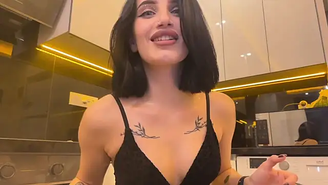 Snapshot of BlackFox_V chatting on 4, 2, 2026 BlackFox V online show from 4, 2, 2026