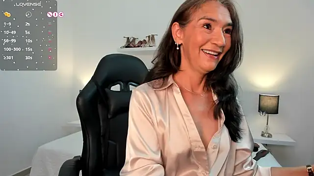 Snapshot of Emma_Mendozaa chatting on 7, 4, 2026 Emma Mendozaa online show from 7, 4, 2026