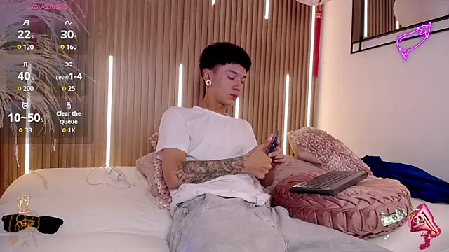 Snapshot of David_Banks_ chatting on 9, 3, 2026 David Banks online show from 9, 3, 2026