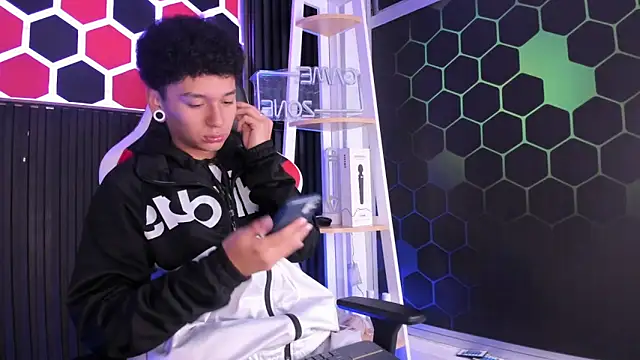 Snapshot of David_Banks_ chatting on 9, 4, 2026 David Banks online show from 9, 4, 2026