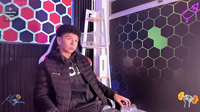 Snapshot of David_Banks_ chatting on 16, 4, 2026 David Banks online show from 16, 4, 2026