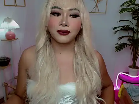 Snapshot of Serenity_Mooree chatting on 27, 3, 2026 Serenity Mooree online show from 27, 3, 2026
