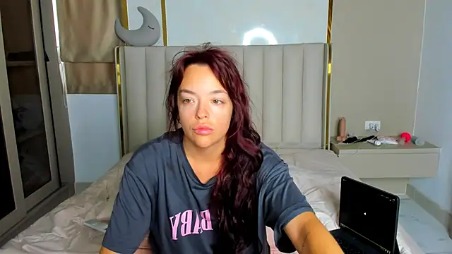 Snapshot of stellaa_quenn chatting on 16, 7, 2026 stellaa quenn online show from 16, 7, 2026