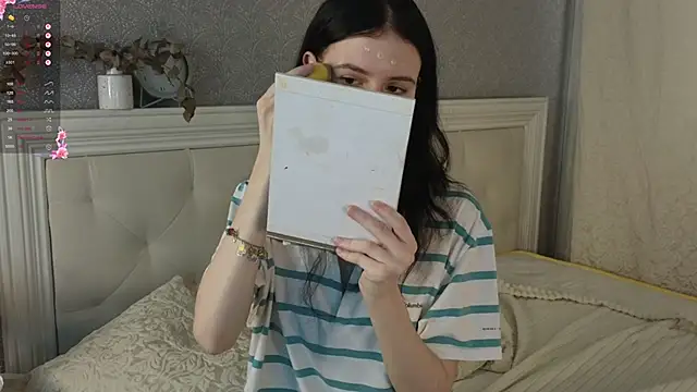 Glow hollow online show from 8, 2, 2026