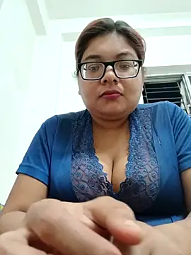 Elie Hallway online show from 6, 4, 2026