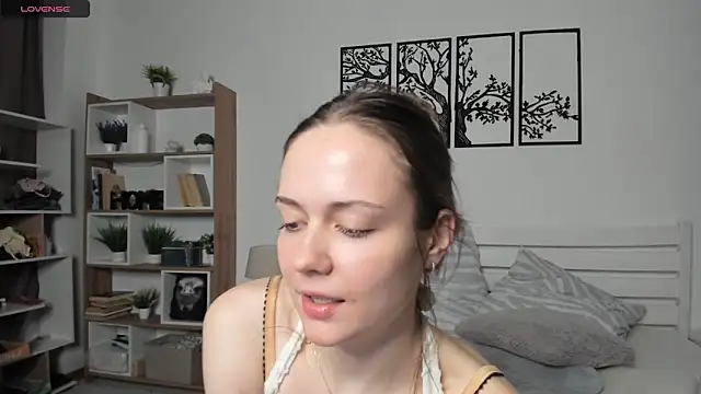 MalvinaTrafford online show from 1, 2, 2026