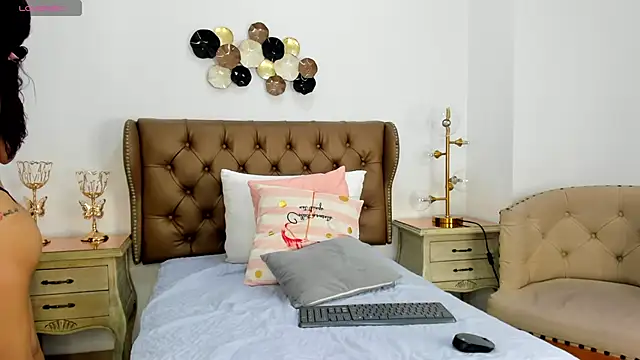 maria 09  online show from 7, 4, 2026