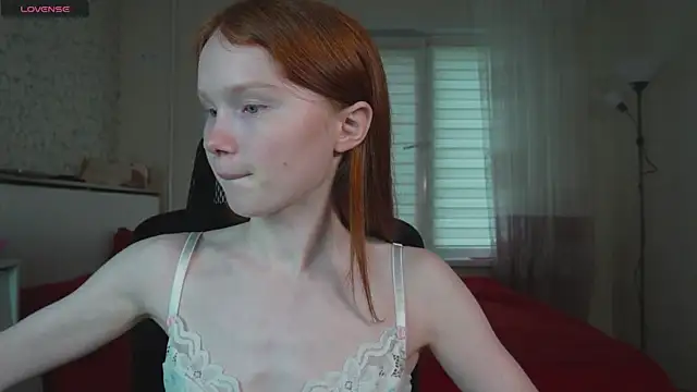 Snapshot of Nellie_baby chatting on 18, 7, 2026 Nellie baby online show from 18, 7, 2026