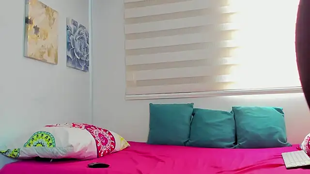 Snapshot of LunaLith chatting on 23, 2, 2026 LunaLith online show from 23, 2, 2026