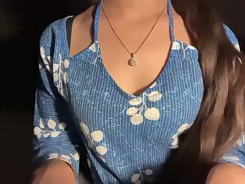 Snapshot of Simran_kaurr chatting on 4, 4, 2026 Simran kaurr online show from 4, 4, 2026