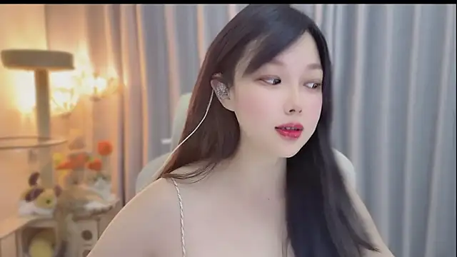Yumi yuni online show from 5, 6, 2026