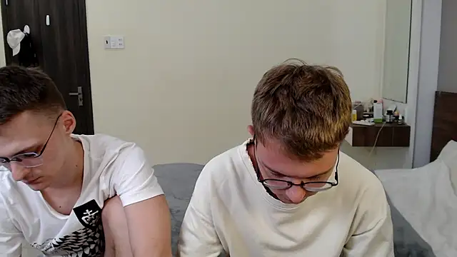 NikiKerryCum online show from 8, 5, 2026