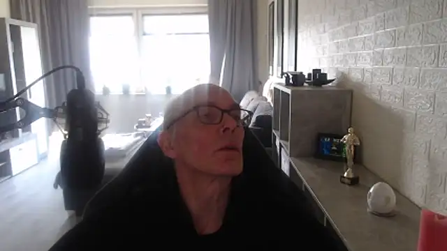 Snapshot of KoelnKoeln chatting on 1, 2, 2026 KoelnKoeln online show from 1, 2, 2026