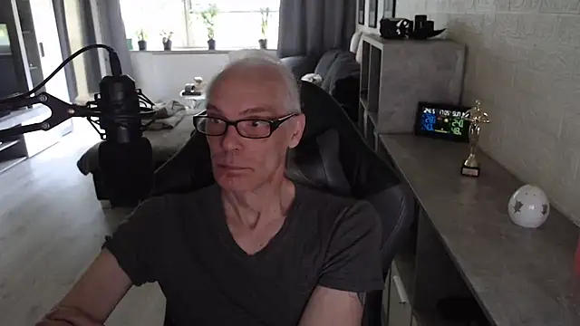 Snapshot of KoelnKoeln chatting on 24, 5, 2026 KoelnKoeln online show from 24, 5, 2026