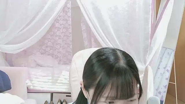 Snapshot of MOE_o0 chatting on 3, 5, 2026 MOE o0 online show from 3, 5, 2026