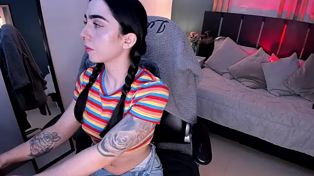 Luna tagliaferri online show from 15, 7, 2026