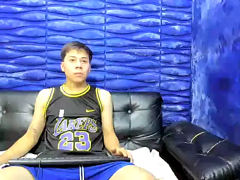 Snapshot of santiago_xxxcol chatting on 1, 2, 2026 santiago xxxcol online show from 1, 2, 2026