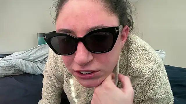 mr mrs glitter online show from 31, 1, 2026