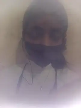 Snapshot of queen_gairl chatting on 2, 3, 2026 queen gairl online show from 2, 3, 2026