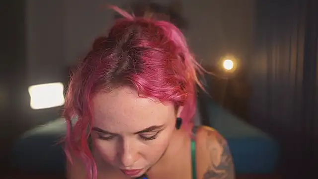 Sarah Pink online show from 22, 5, 2026