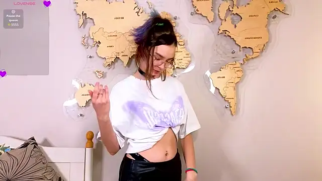 Snapshot of EddieChery chatting on 5, 3, 2026 EddieChery online show from 5, 3, 2026