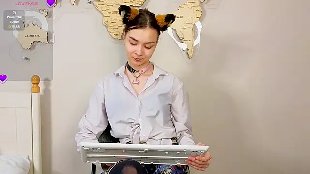 Snapshot of EddieChery chatting on 15, 3, 2026 EddieChery online show from 15, 3, 2026