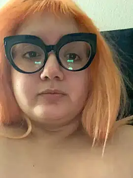 Snapshot of groovynights chatting on 2, 1, 2025 groovynights online show from 2, 1, 2025