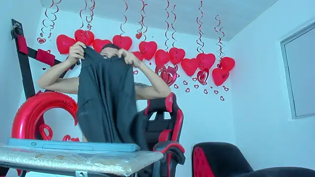 Steven and Camilo18 online show from 14, 2, 2026