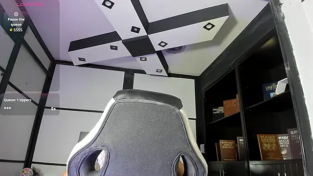 Snapshot of CarolineFyre chatting on 1, 3, 2026 CarolineFyre online show from 1, 3, 2026