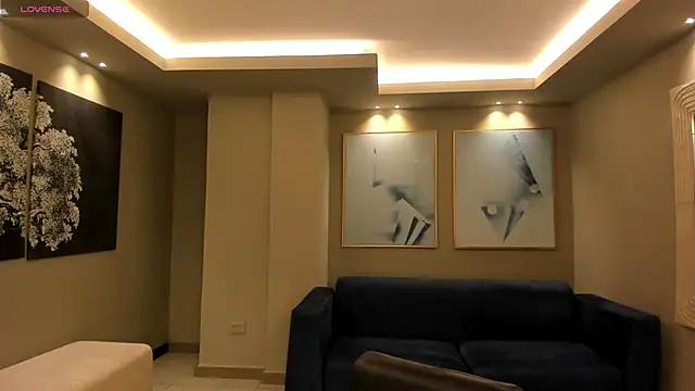 Snapshot of LucieMartin chatting on 11, 3, 2026 LucieMartin online show from 11, 3, 2026