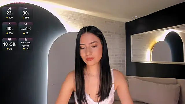 Snapshot of LucieMartin chatting on 12, 4, 2026 LucieMartin online show from 12, 4, 2026