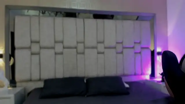 ValeryCooper18 online show from 3, 2, 2026