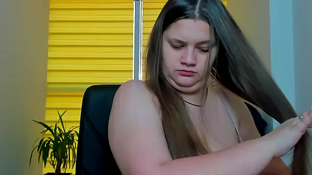 Snapshot of Maddinia chatting on 10, 2, 2026 Maddinia online show from 10, 2, 2026