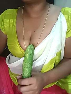 Snapshot of Chinnima143 chatting on 1, 3, 2026 Chinnima143 online show from 1, 3, 2026