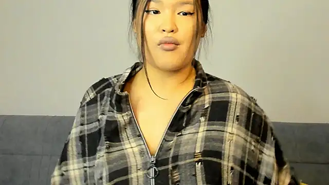 luna yum online show from 9, 2, 2026