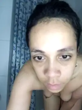 Snapshot of paula_lopez__ chatting on 6, 4, 2026 paula lopez online show from 6, 4, 2026