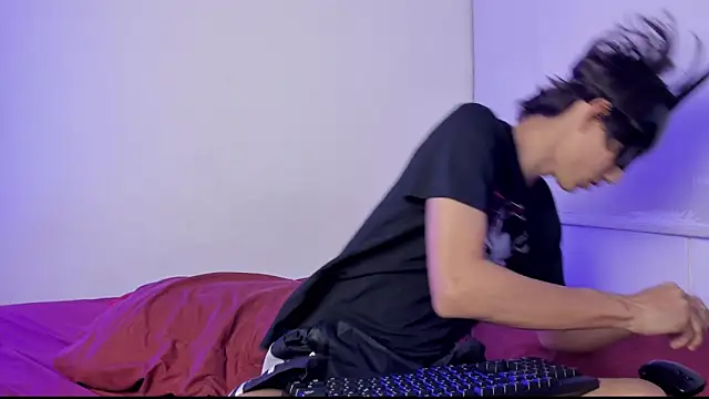 Senpai Lover  online show from 18, 5, 2026